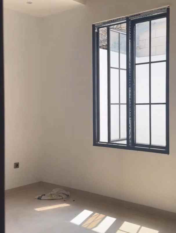 dijual rumah di legenda wisata cibubur bogor