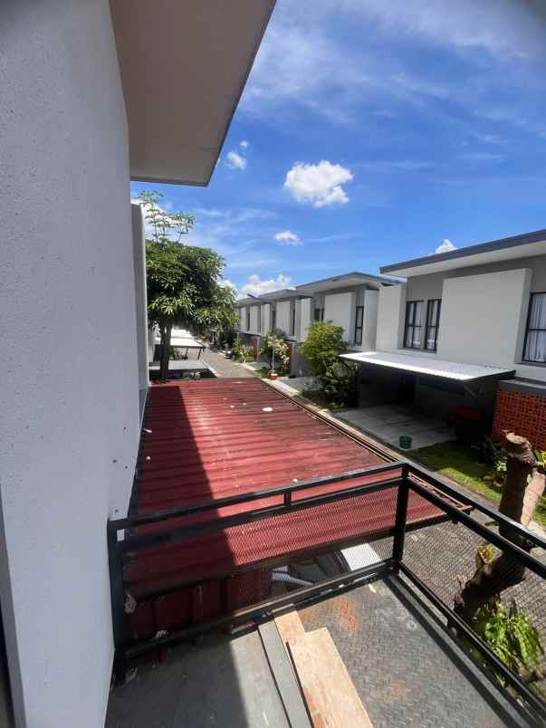 dijual rumah diblulukan colomadu karanganyar