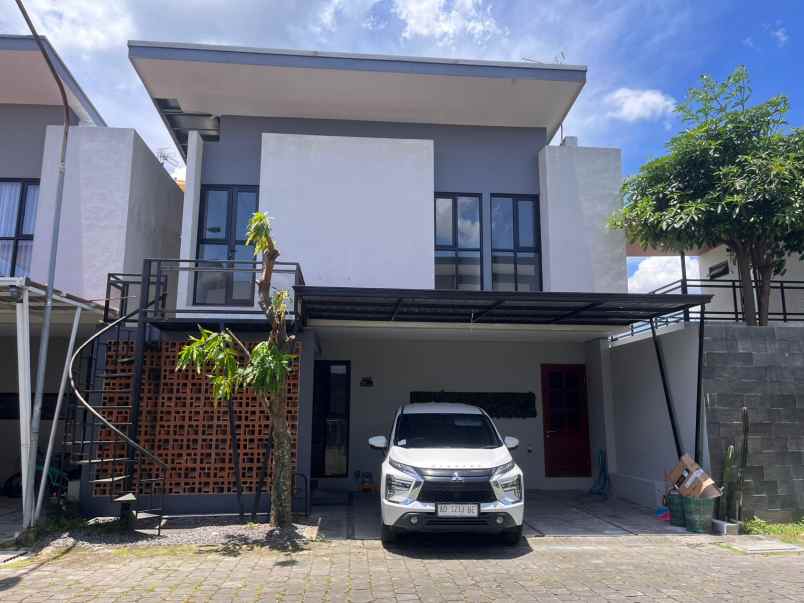 dijual rumah diblulukan colomadu karanganyar