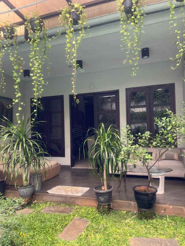 dijual rumah dipejaten barat 2 jakarta selatan