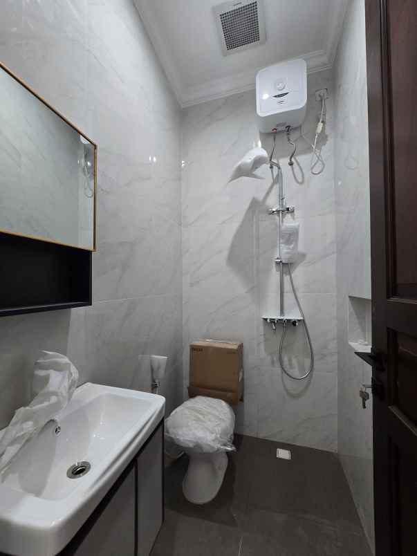 dijual rumah duren sawit