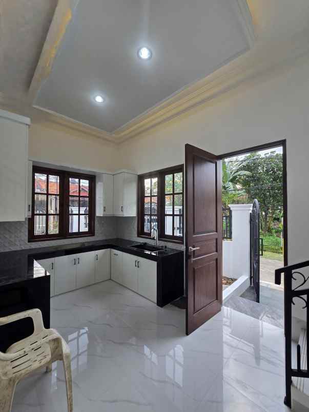 dijual rumah duren sawit