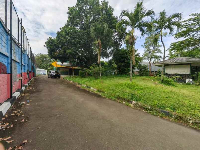 dijual rumah ex sekolah lokasi