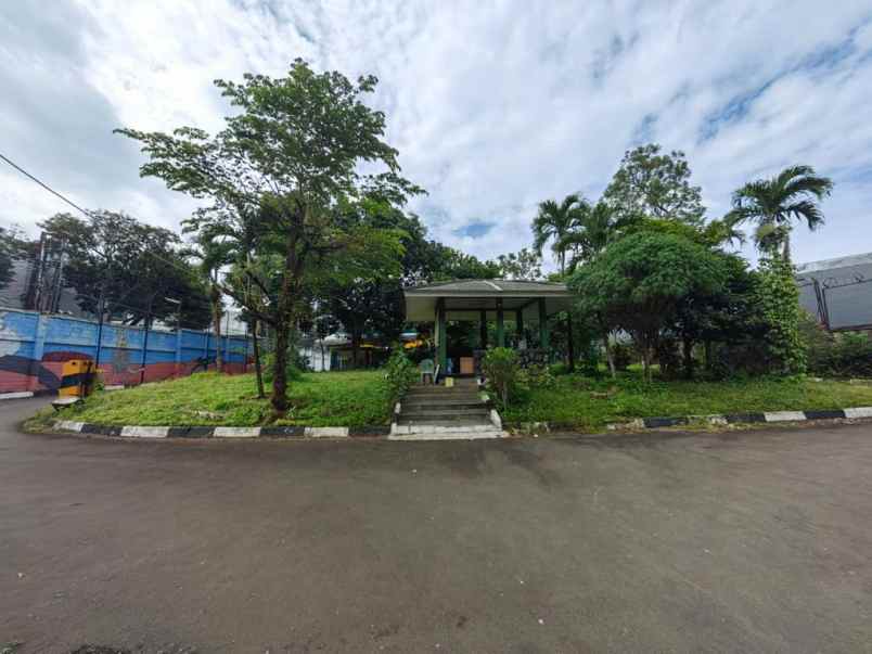 dijual rumah ex sekolah lokasi