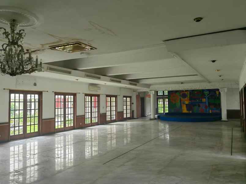 dijual rumah ex sekolah lokasi