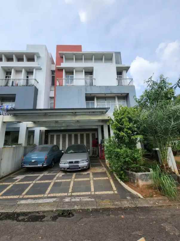 dijual rumah gading eight residence