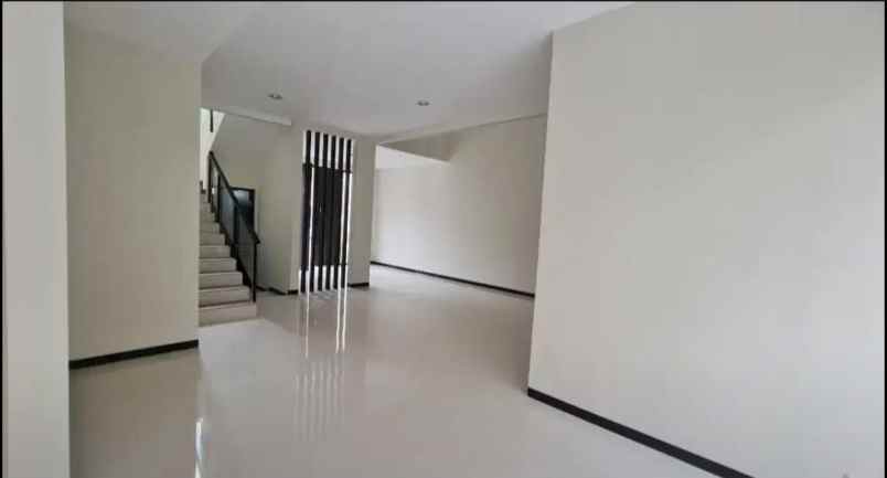 dijual rumah galaxy bumi permai araya