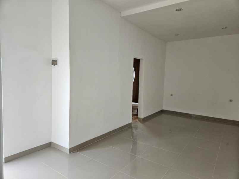 dijual rumah gatot subroto