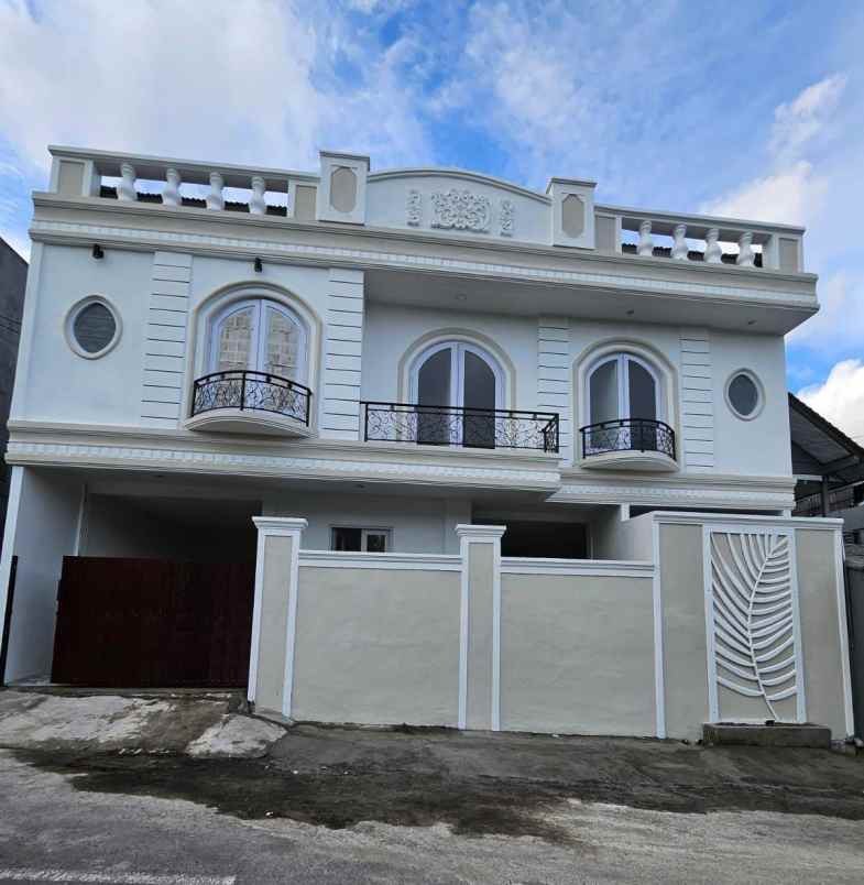 dijual rumah gatot subroto