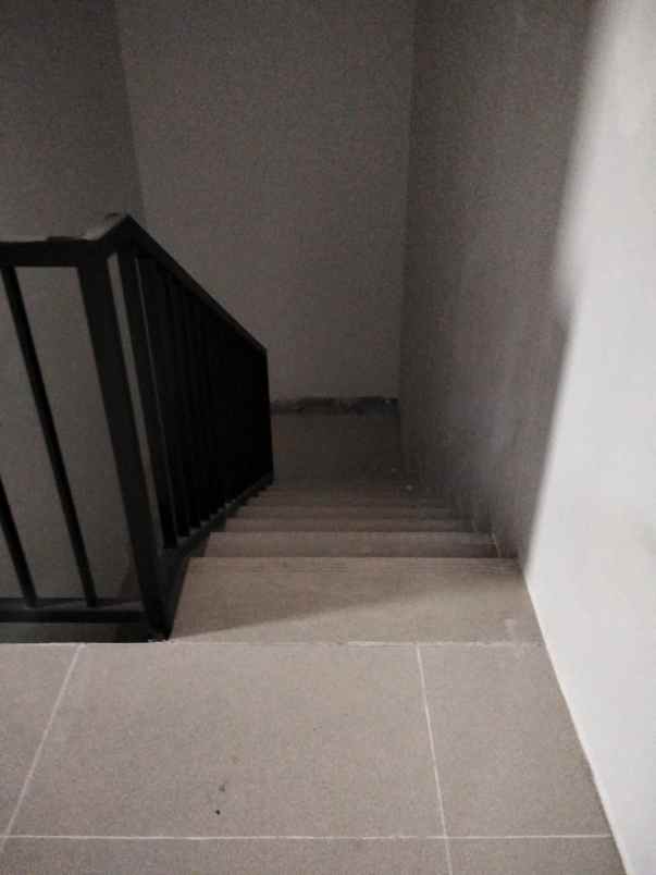 dijual rumah grand pakuwon