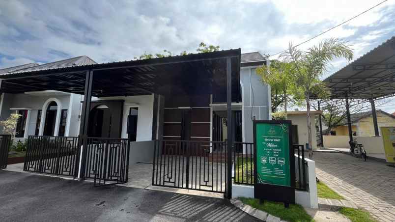 dijual rumah grand sedati