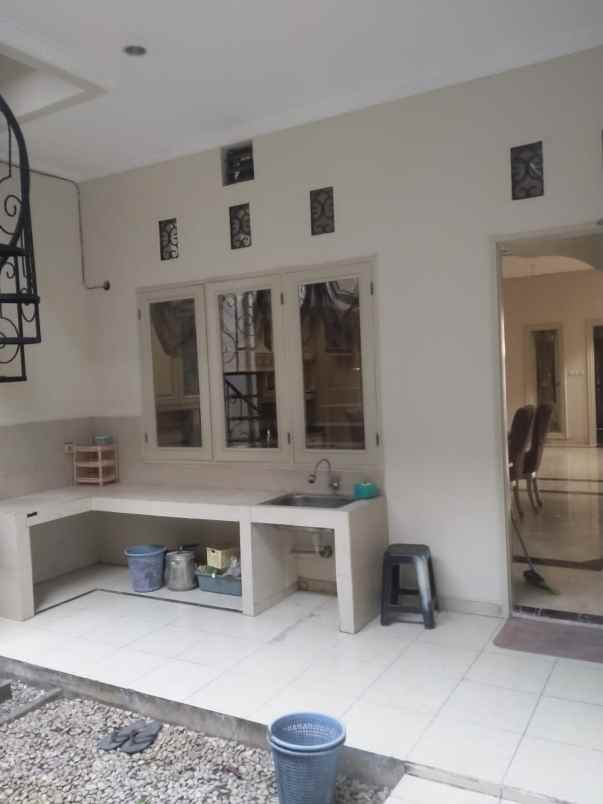 dijual rumah grogol utara