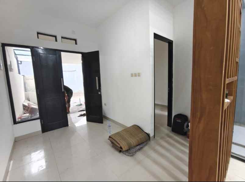 dijual rumah gunung anyar