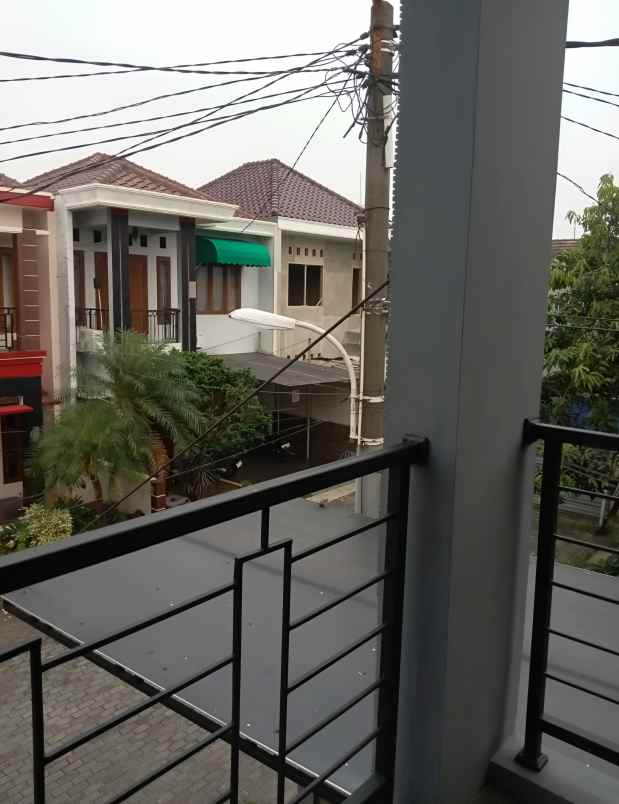 dijual rumah gunung raya cirendeu