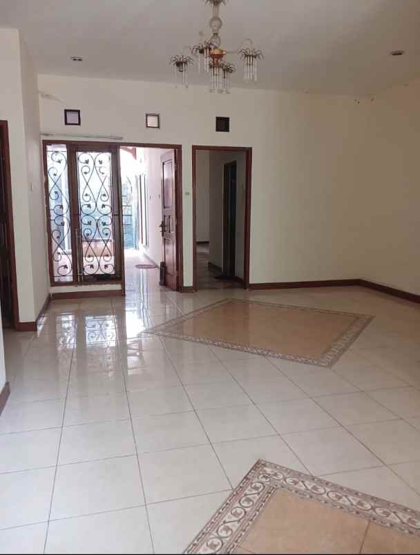 dijual rumah harapan indah