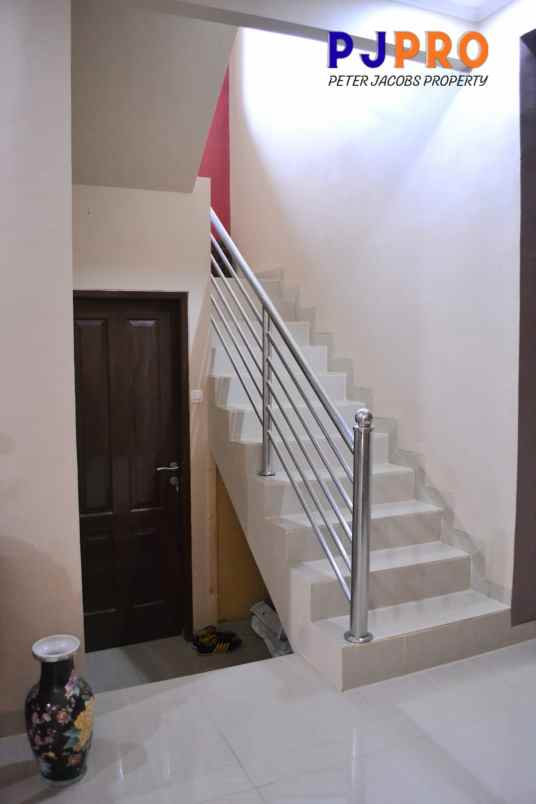 dijual rumah harapan indah dalam cluster