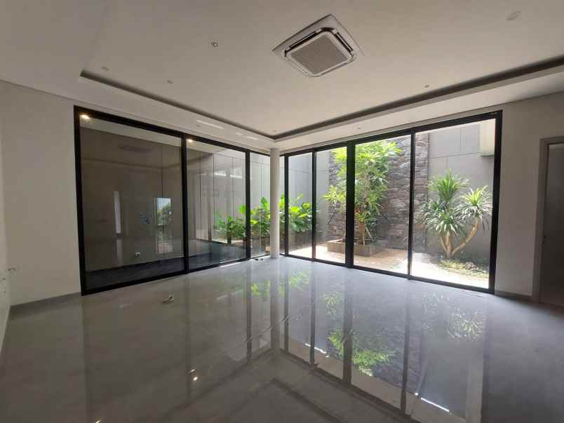 dijual rumah imperial golf pakuwon indah