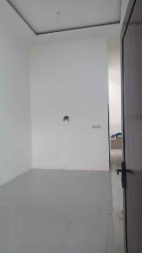 dijual rumah istana bandara pakis malang