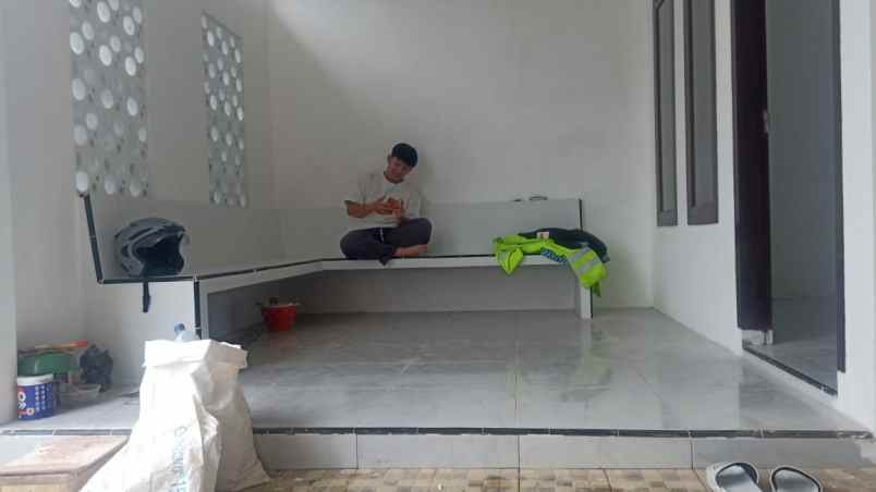 dijual rumah istana bandara pakis malang