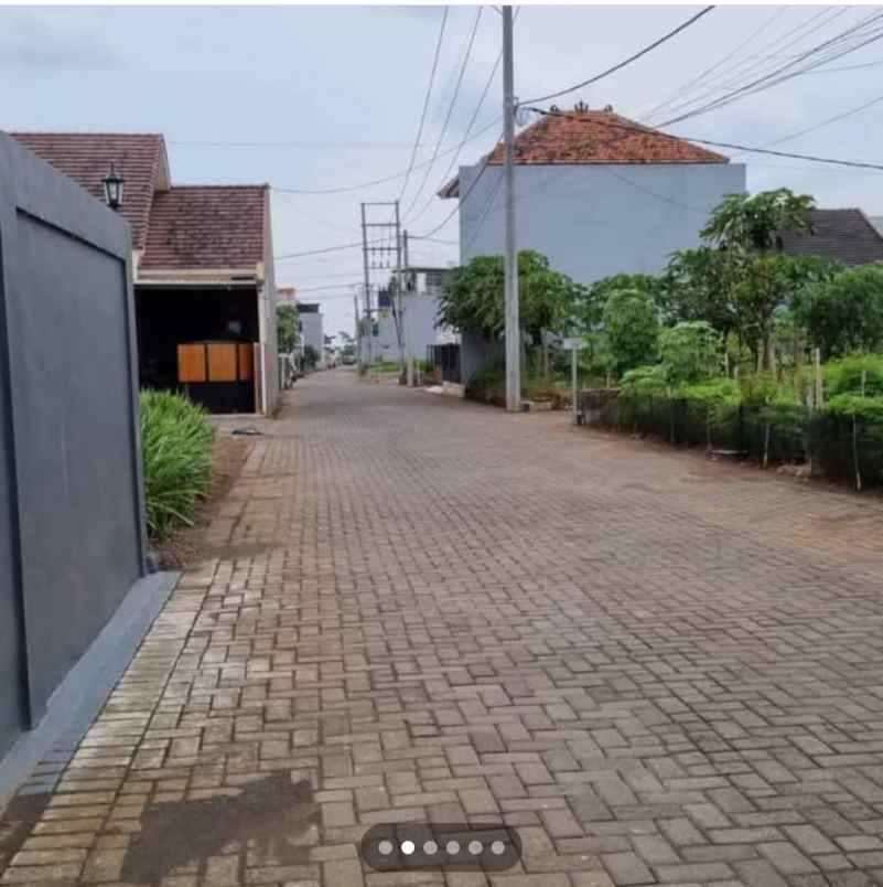 dijual rumah istana bandara pakis malang