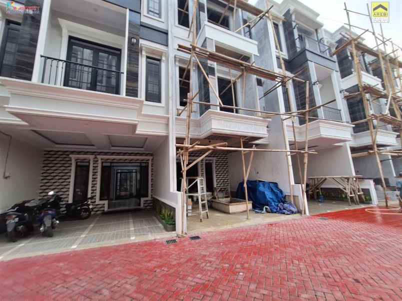 dijual rumah jagakarsa jakarta selatan