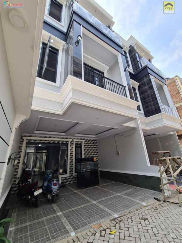 dijual rumah jagakarsa jakarta selatan