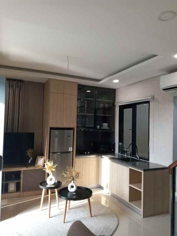 dijual rumah jalan belouvard cinity