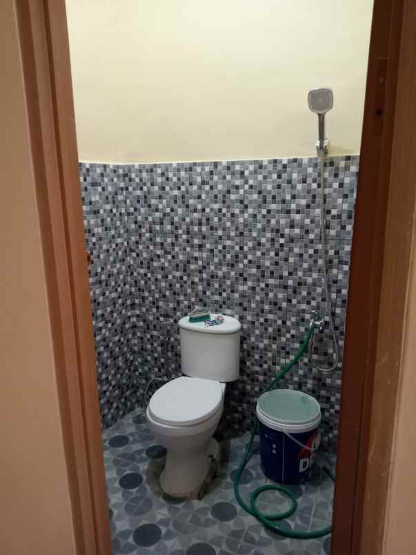 dijual rumah jalan h kocen kalimulya