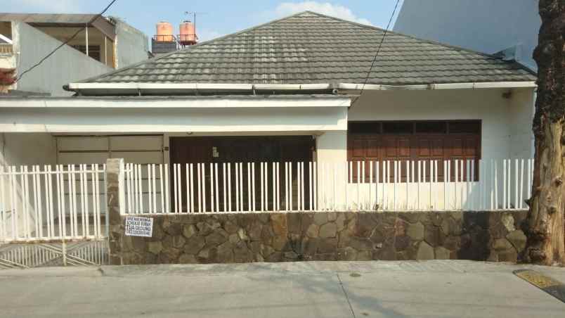 dijual rumah jalan katalia raya