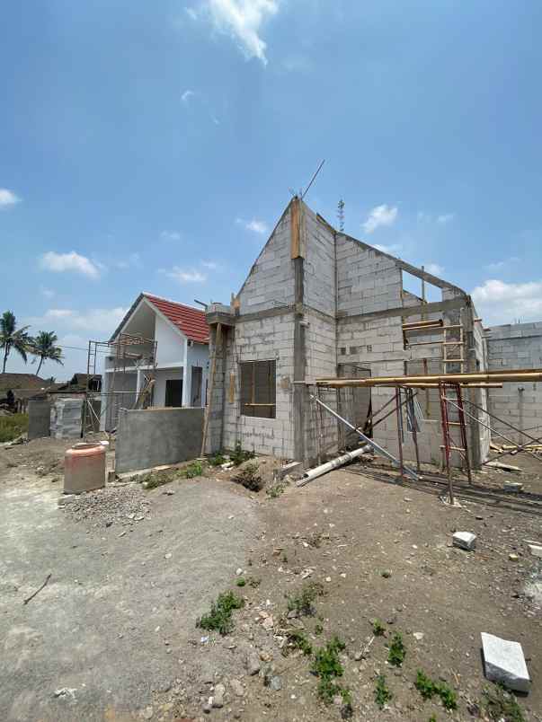 dijual rumah jalan palagan km 13 5