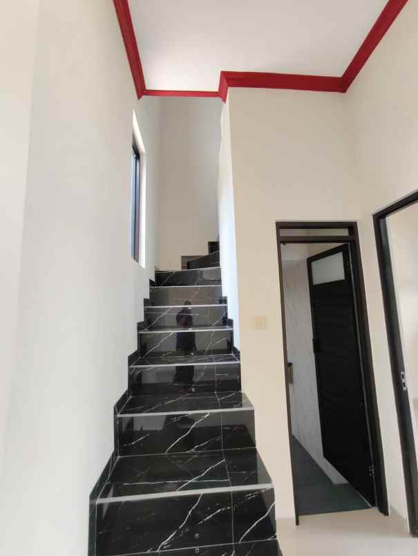 dijual rumah jalan pelabuhan ketapang