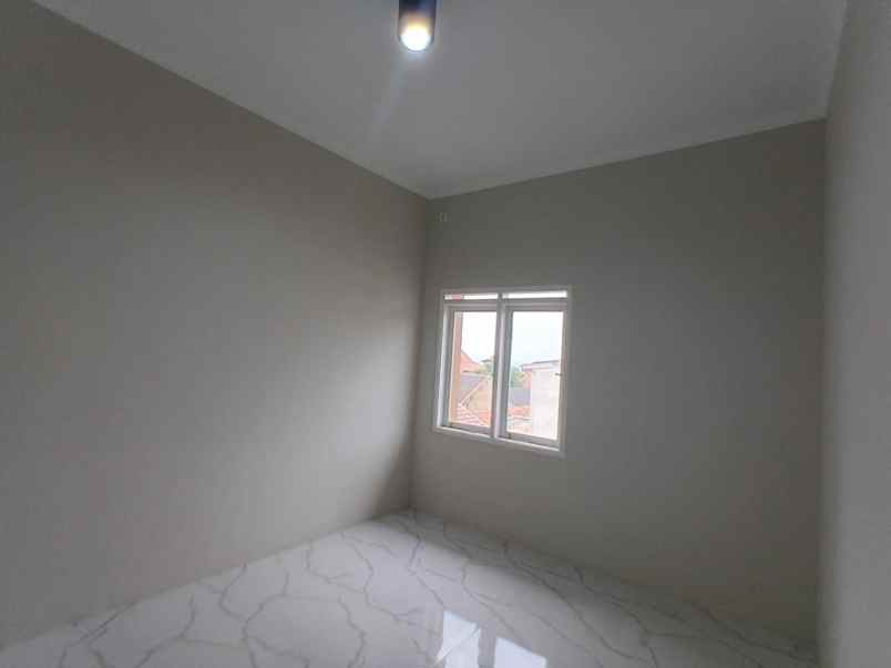 dijual rumah jalan permana