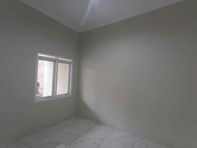 dijual rumah jalan permana