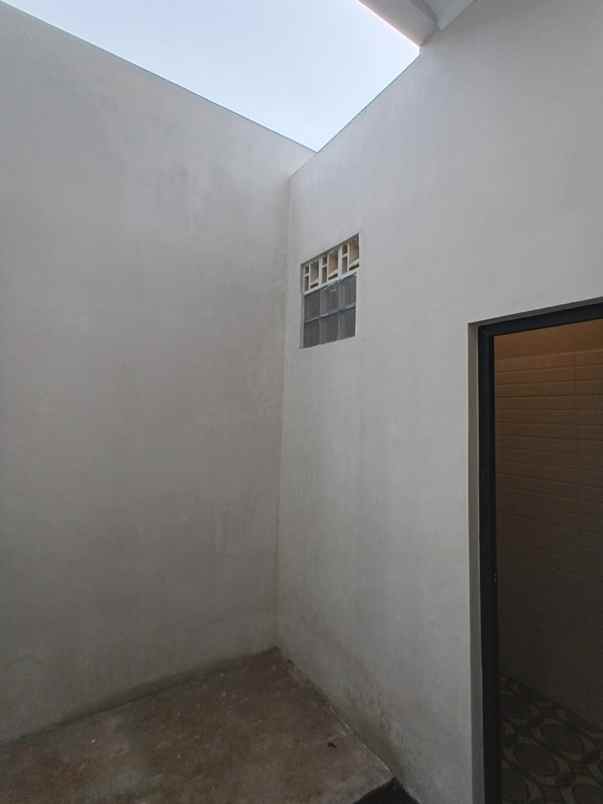 dijual rumah jalan permana