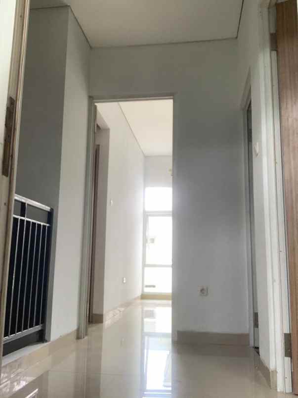 dijual rumah jalan raya bintaro ciputat