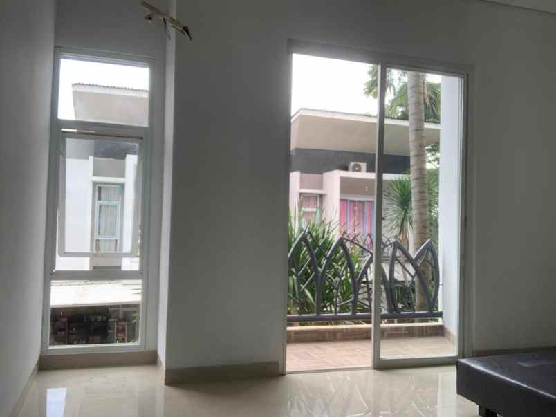 dijual rumah jalan raya bintaro ciputat