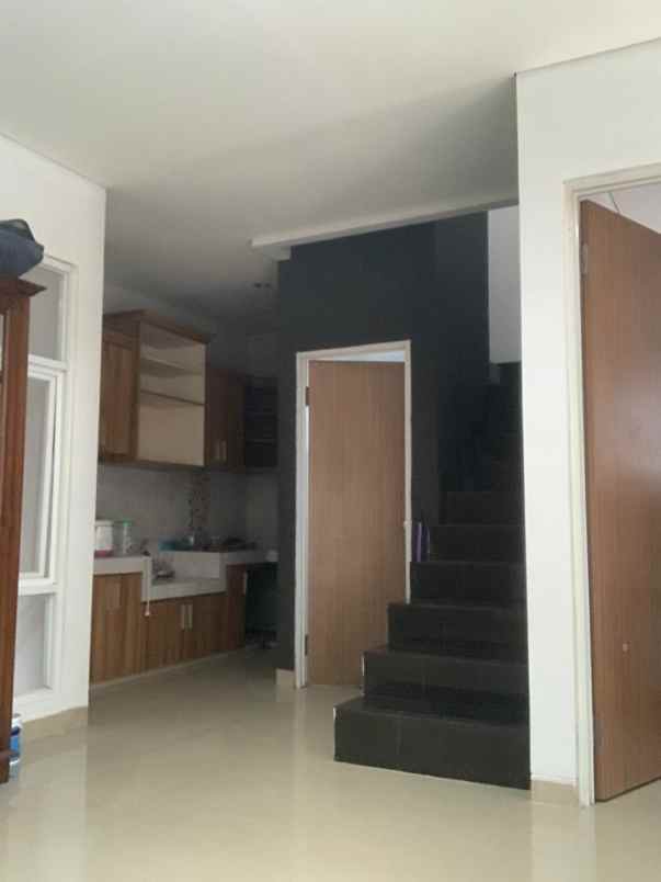 dijual rumah jalan raya bintaro ciputat