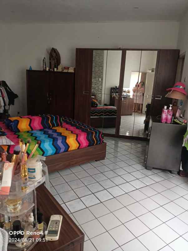 dijual rumah jalan raya cinere komplek