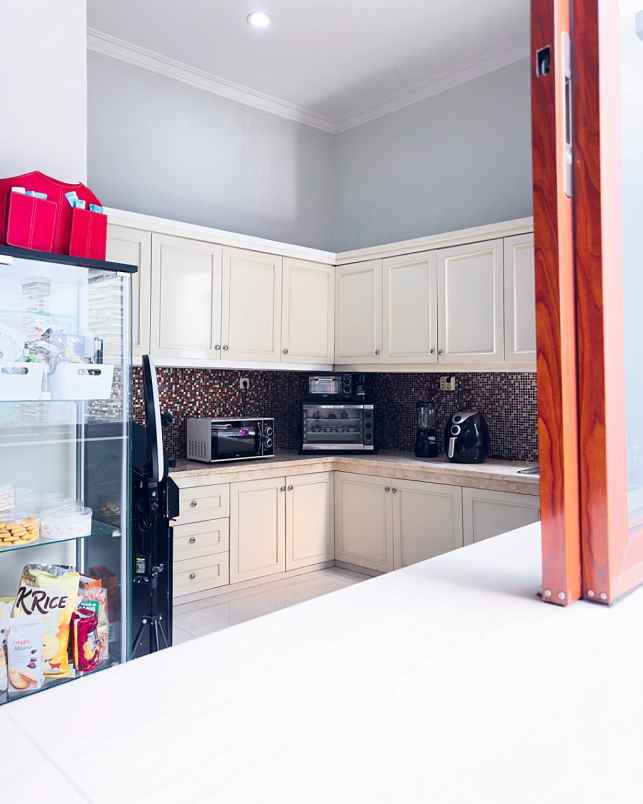 dijual rumah jalan raya fatmawati