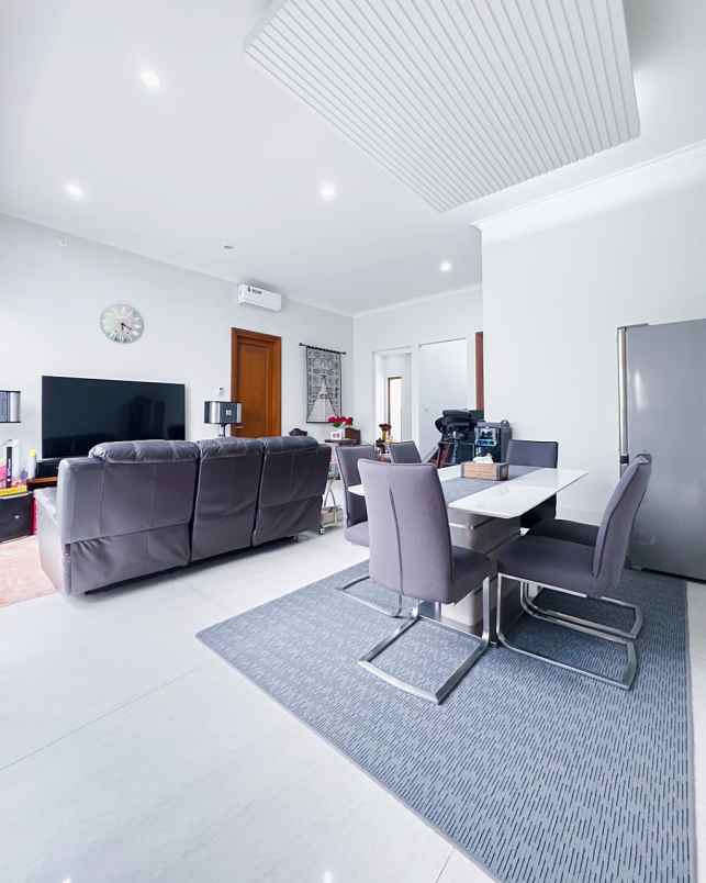 dijual rumah jalan raya fatmawati