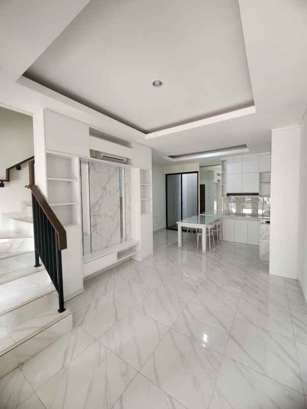 dijual rumah jalan raya graha bintaro