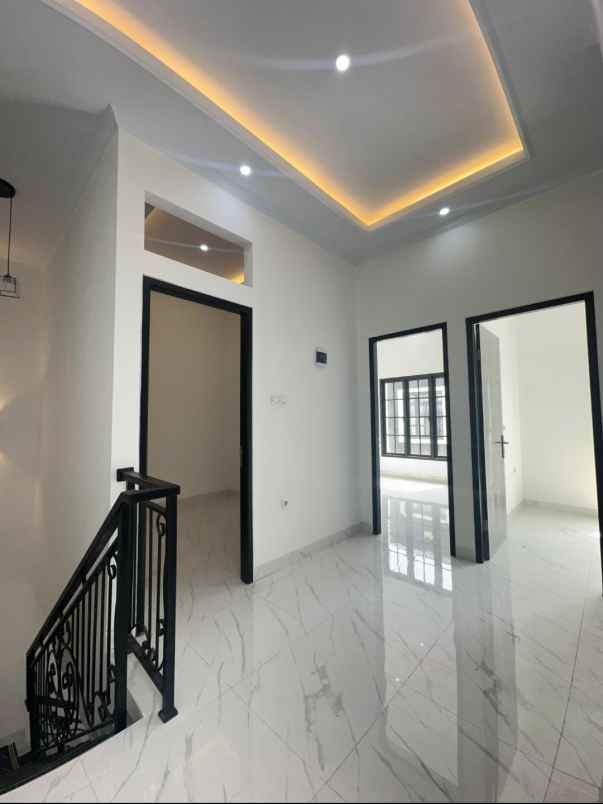 dijual rumah jalan raya jagakarsa