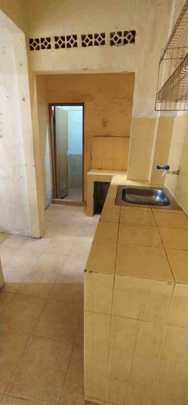 dijual rumah jalan raya mampang