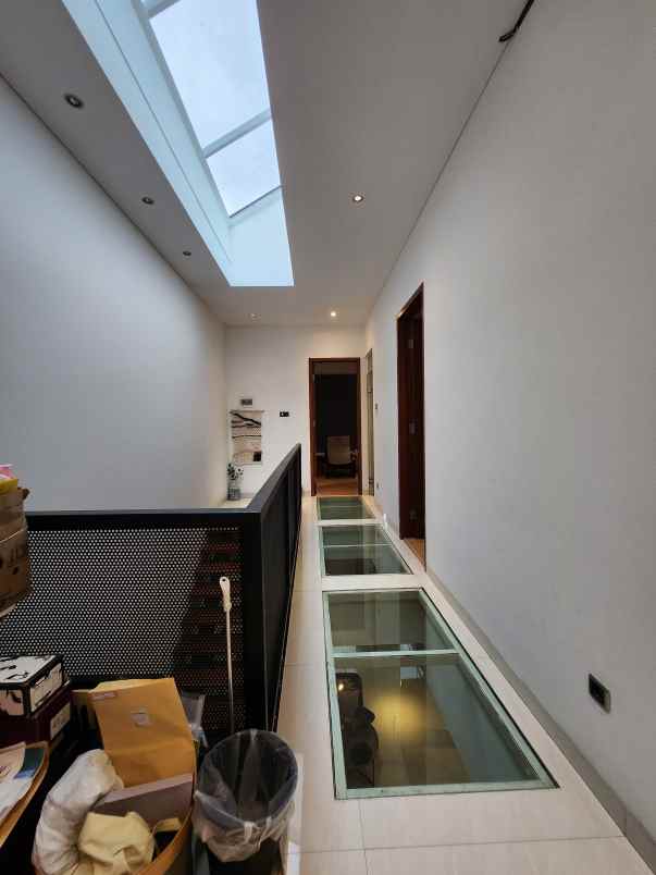 dijual rumah jalan raya rc veteran bintaro