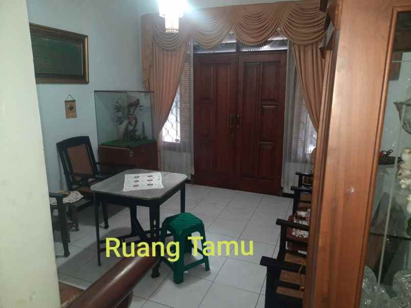 dijual rumah jalan semanggi