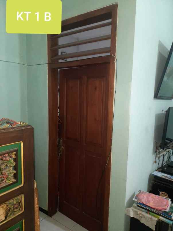 dijual rumah jalan semanggi