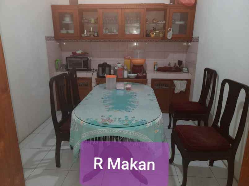 dijual rumah jalan semanggi