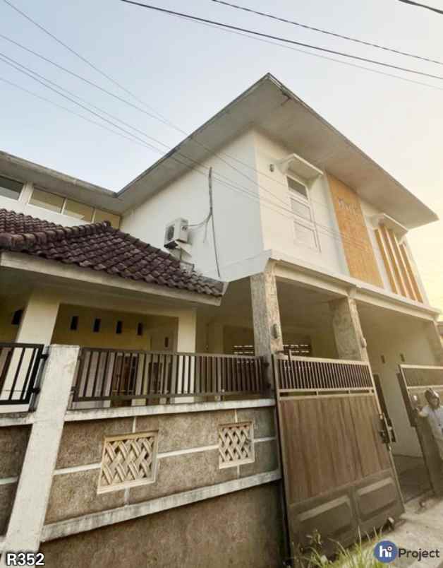 dijual rumah jl ade irma suryani monjok