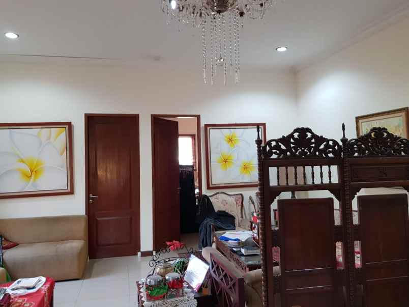 dijual rumah jl anggur