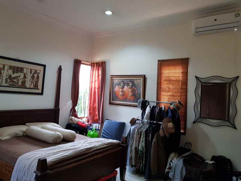 dijual rumah jl anggur